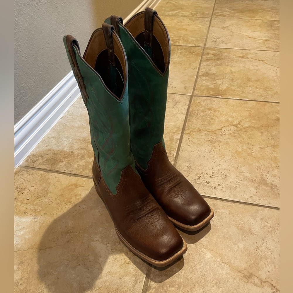 Woman’s Justin BootS